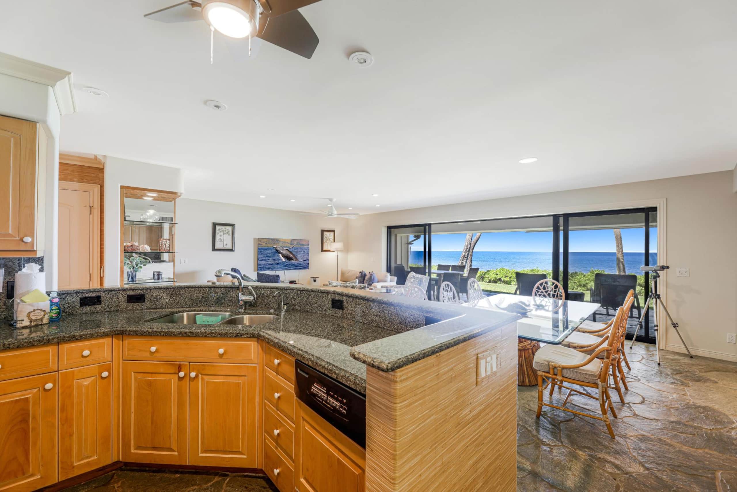 Townhouse in Lahaina · ★4.83 · 3 bedrooms · 4 beds · 3 baths - Image 6