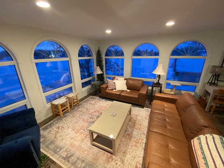 Beautiful Family Home On Lake Metigoshe, Canada - Lake Metigoshe State Park, Bottineau