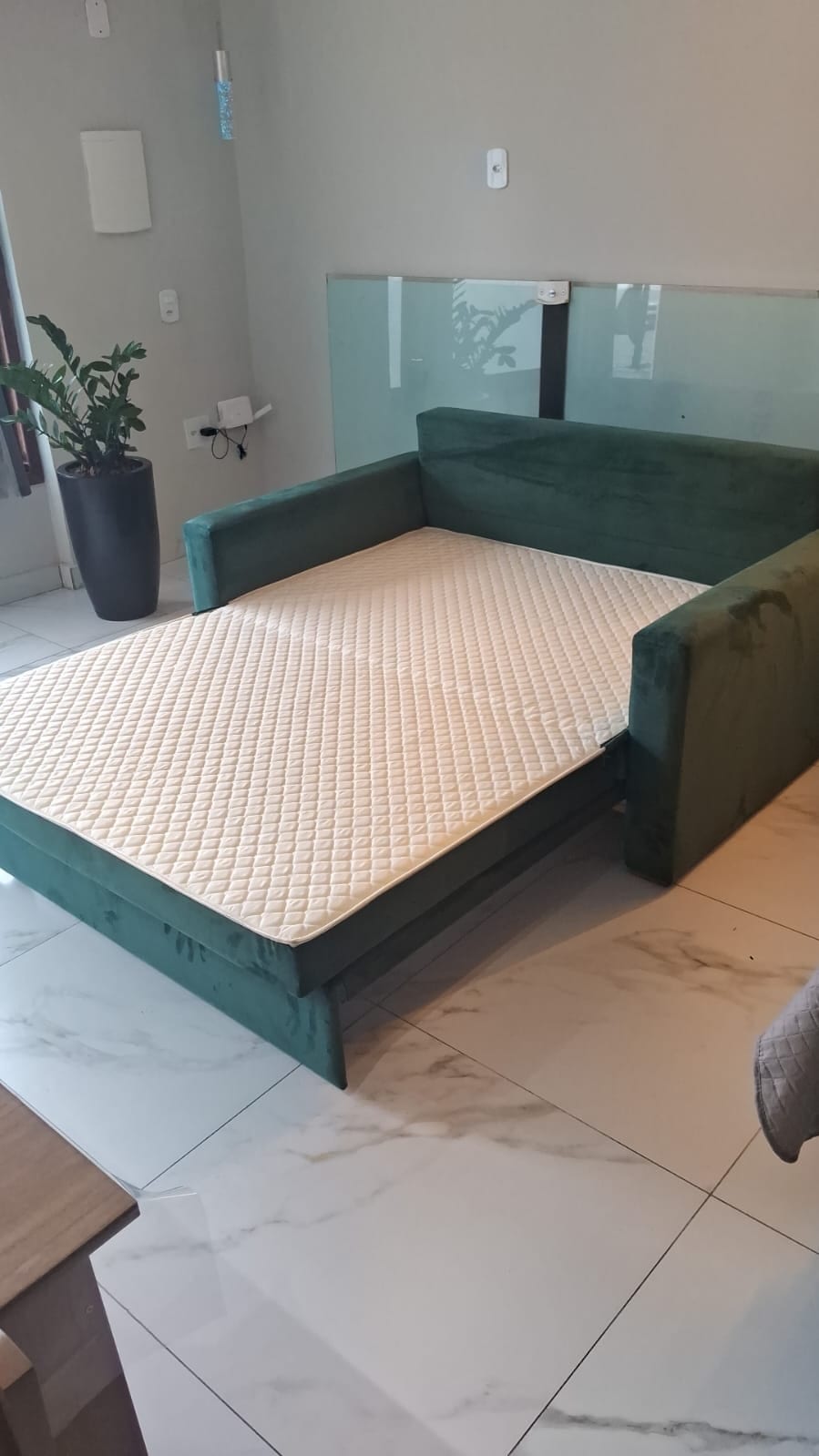 vrlo udoban kauč na razvlačenje 