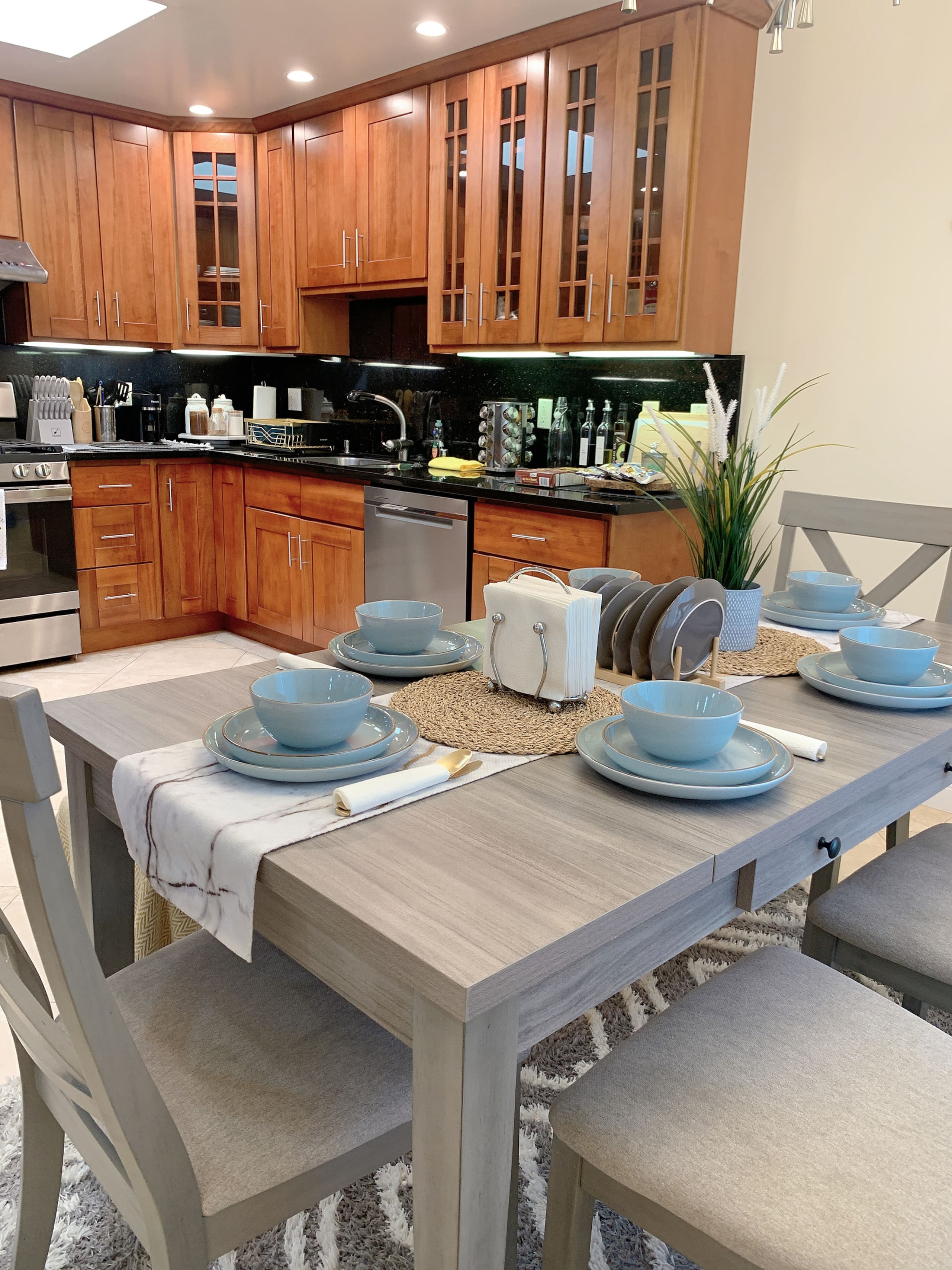 Home in San Francisco · ★4.96 · 3 bedrooms · 4 beds · 1.5 baths - Image 12