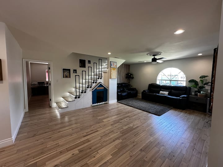 Modern Home W/gameroom Near Airport Beaches Disney - Long Beach, CA