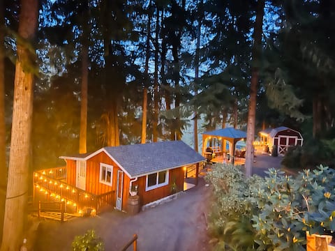River Retreat w/3 Tiny Cabins