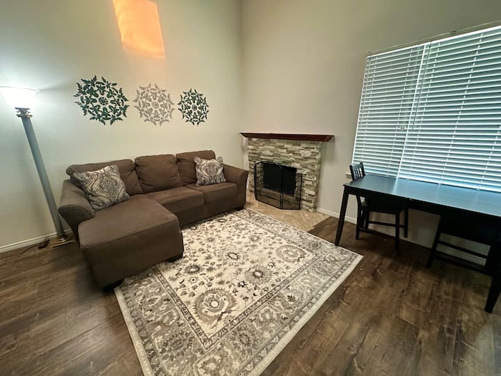Pool, King Beds, Kids, Pets, W/d, Chef’s Kitchen - Simi Valley