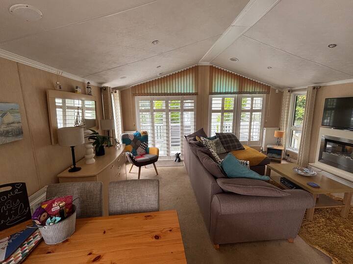 Koda’s Luxury 40x16 Ft Lodge Shorefield New Forest - Milford on sea