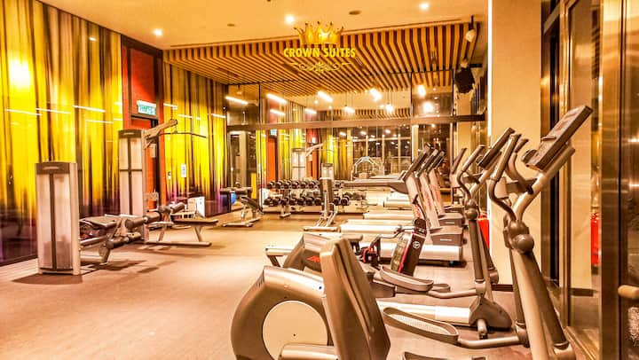 額装済/Red Sky（サラ ルーカス） ラスベガスで開催のSEMAショーの模様。 #ラスベガス #SEMAショー