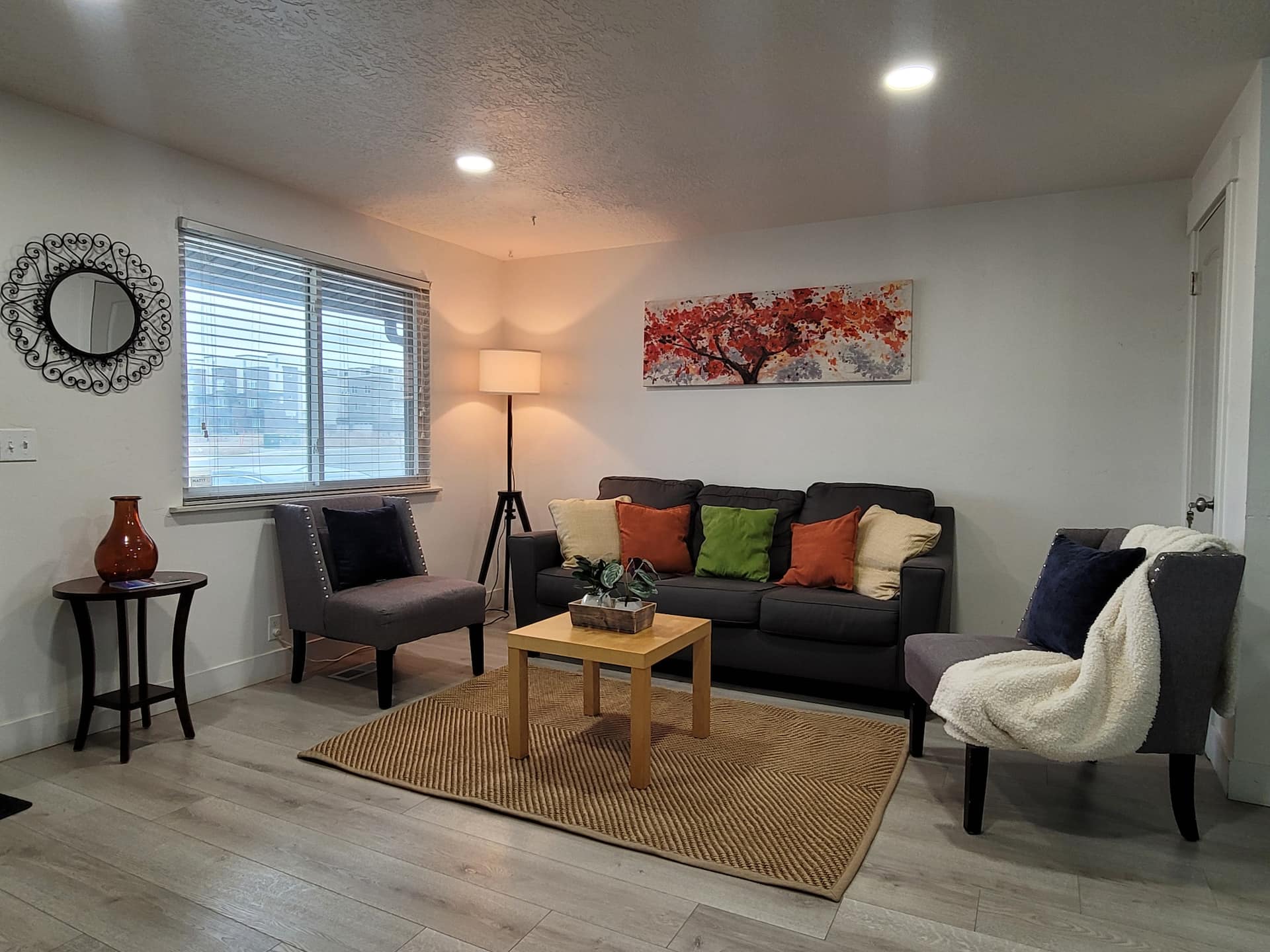 Entire 5BR Home w/Basement-Sleeps 10.