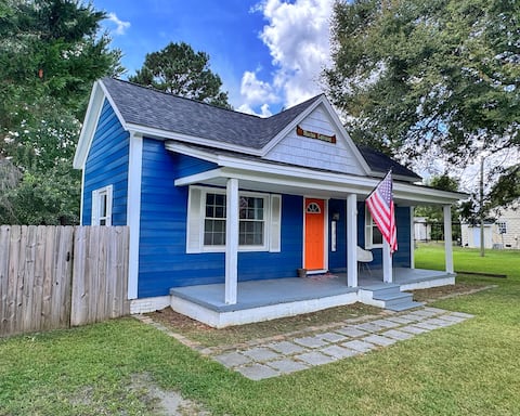 The Mucha Cottage - Cozy & Historic in DT Clayton