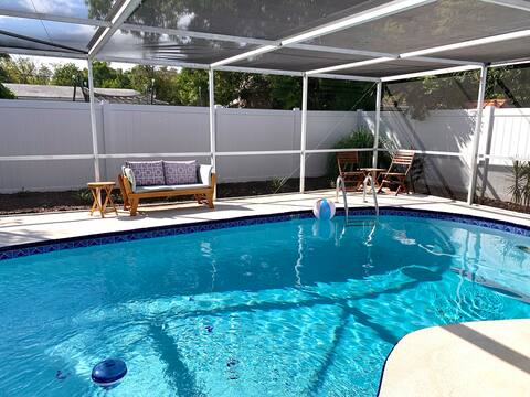 Pool Backyard Oasis, Beach:10min, 3 Kings, Dogs OK