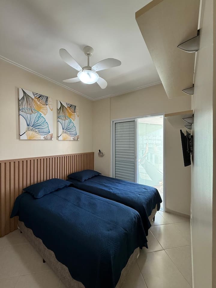 ️ Igumbi lokulala elinemibhede emibili elilodwa (elinye lawo liyibhedi eliyisondo), omatilasi ababili abengeziwe kanye nokufinyelela kuvulande obheke indawo eluhlaza. ✨