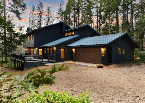 Londo Lodge: Cozy Designer Getaway