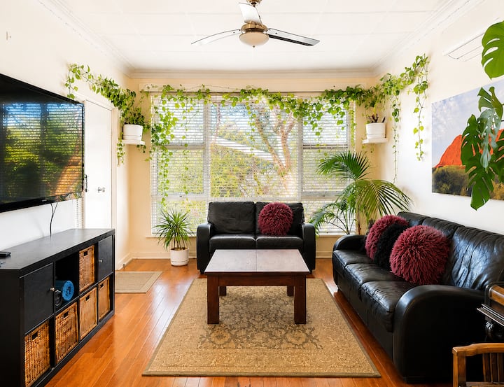 Francisco | Artistic Parkside Retreat, Deck - Fremantle Prison, Fremantle
