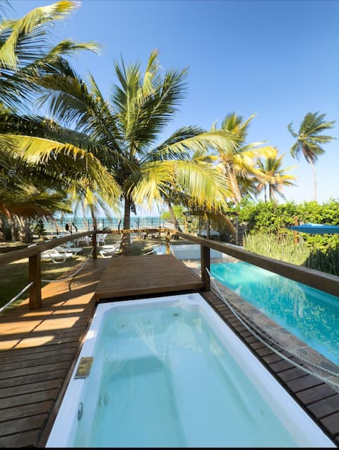 Modern oceanfront cabin very close to Coveñas