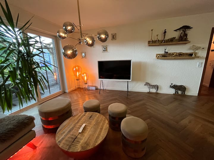 Stylish 65 M² Stay | Central • Balcony • Netflix - デュイスブルク