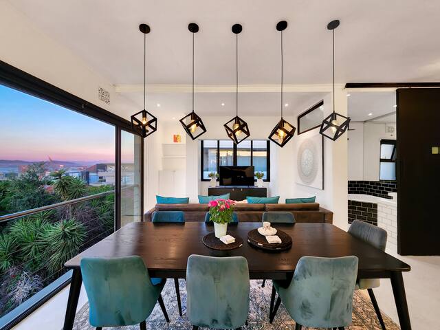 Bright, Stylish Oasis with Panoramic City Views gallery image 2