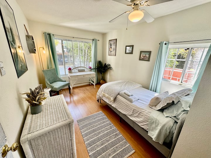 NoHo Tranquil Surf Spot Houses for Rent in Burbank, California