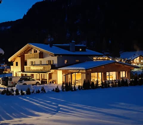 Dumbria, Chalet in the Dolomites for 17 pax