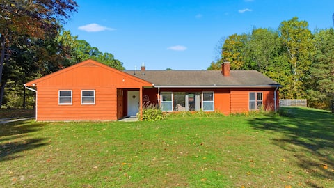 Private Pool-150 Acres of Nature, Red House