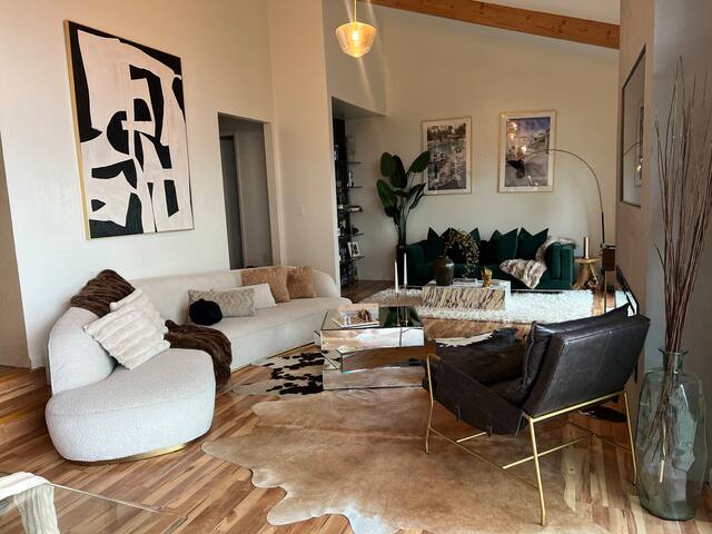 Luxe Full Home on Grizzly Peak With Best Views! gallery image 2