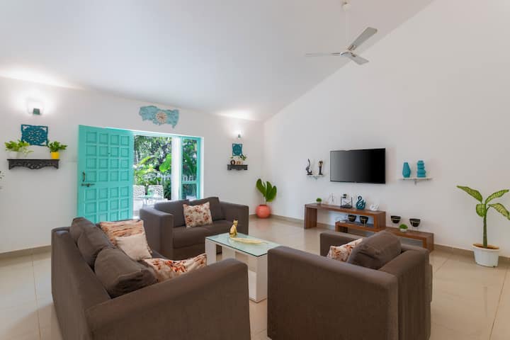 Living room image 10