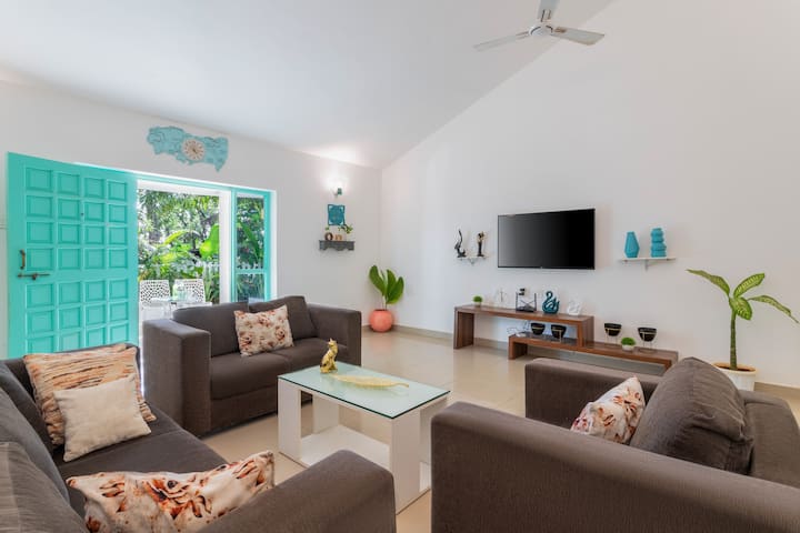 Living room image 7