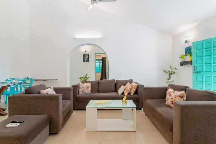 Living room image 11