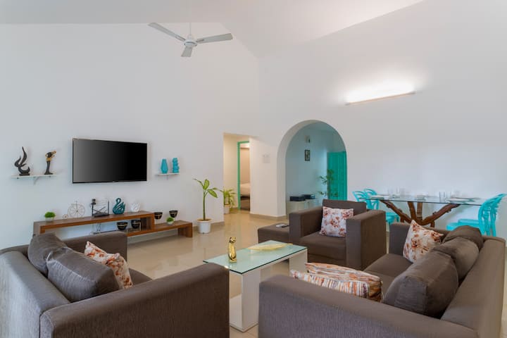 Living room image 3