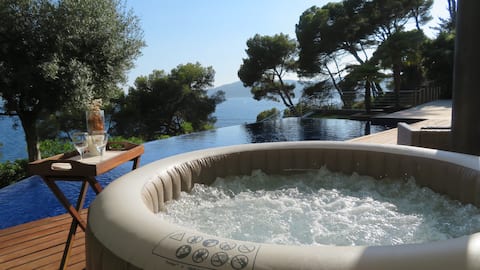 Pool, underfloor heating, Jacuzzi and fireplace