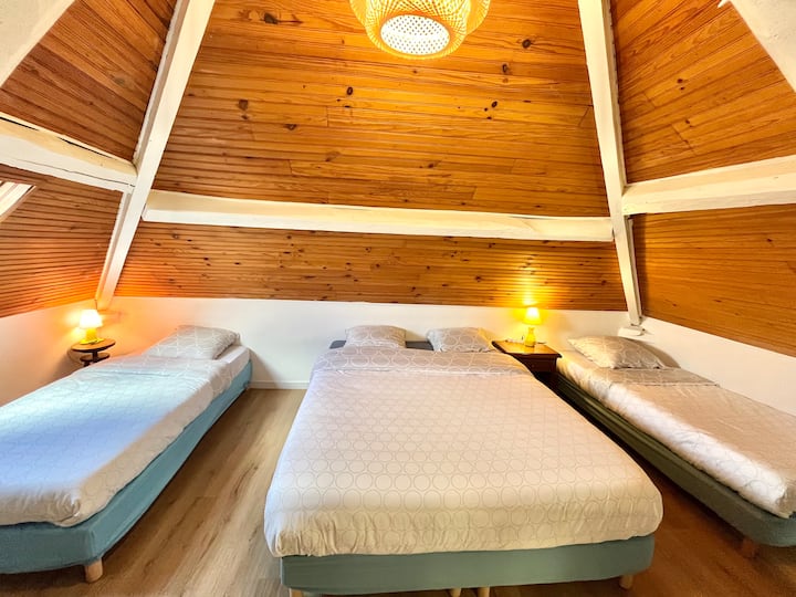 卧室2配有一张床160x200厘米和两张床90x190厘米