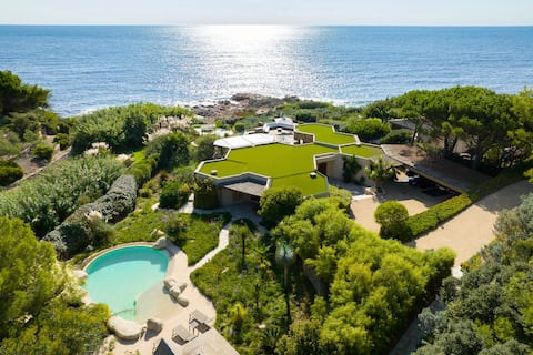 Villa Corallo | Private estate & endless blue
