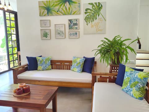 Cazaneia: A Relaxing Home near Metro Manila