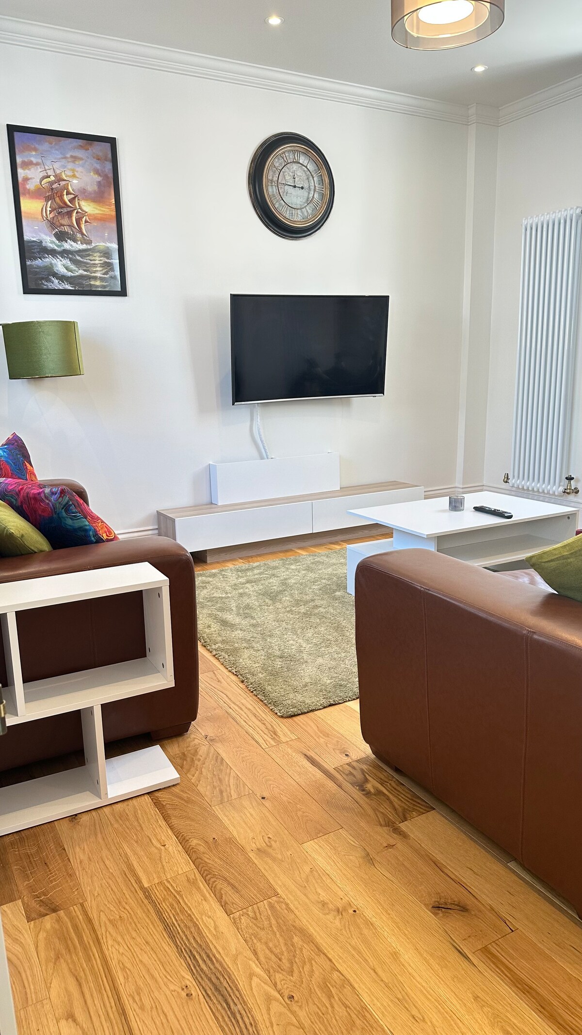 Top Airbnb: Beautiful 2 bedroom townhouse in Canterbury in Harbledown And Rough Common