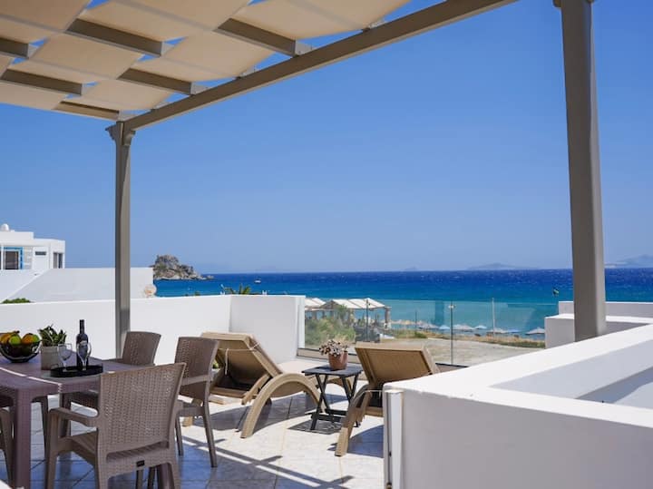 Aegean Eyes 3bd House by the Sea