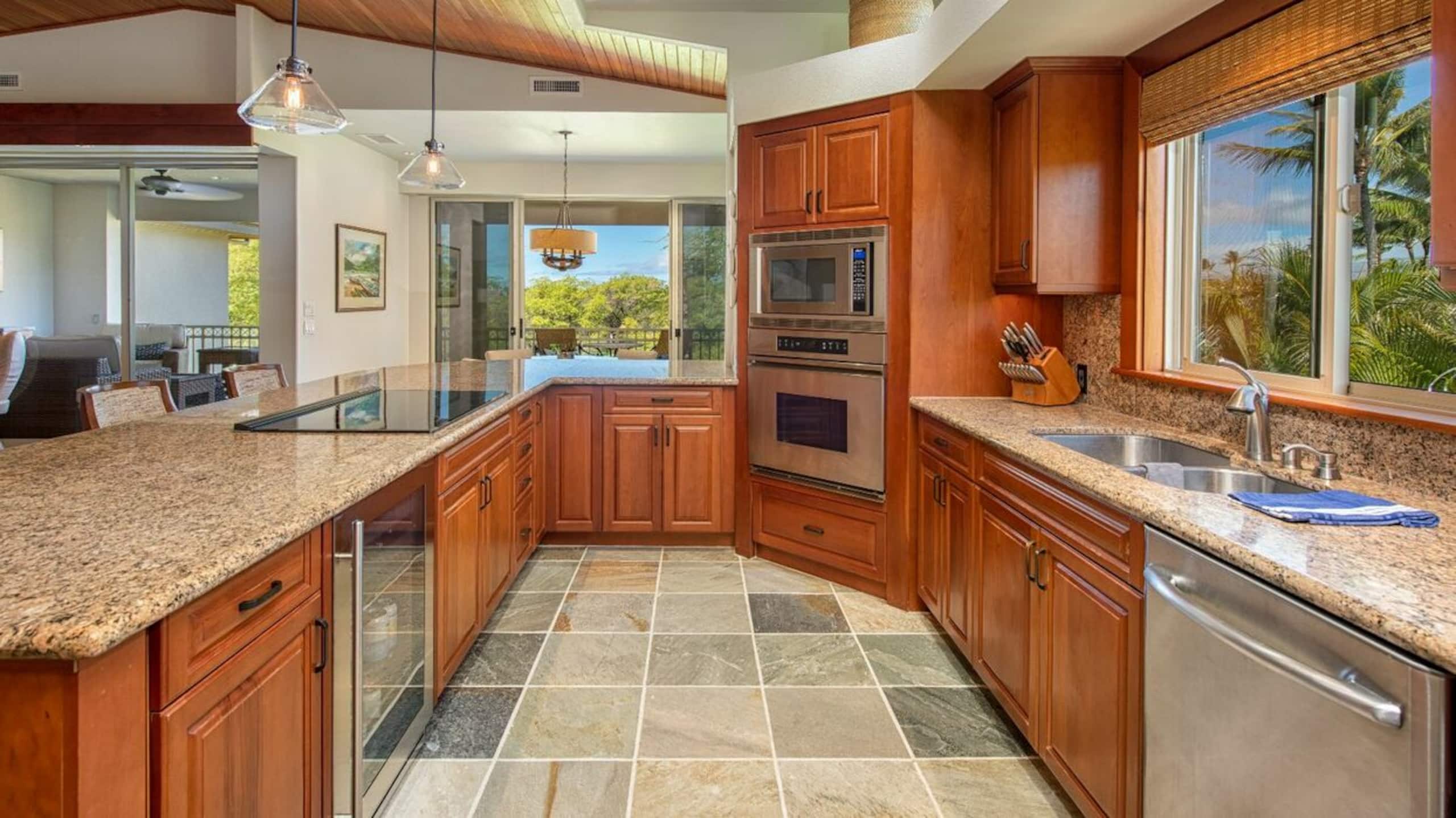 Condo in Waimea · ★4.8 · 3 bedrooms · 4 beds · 3.5 baths - Image 11