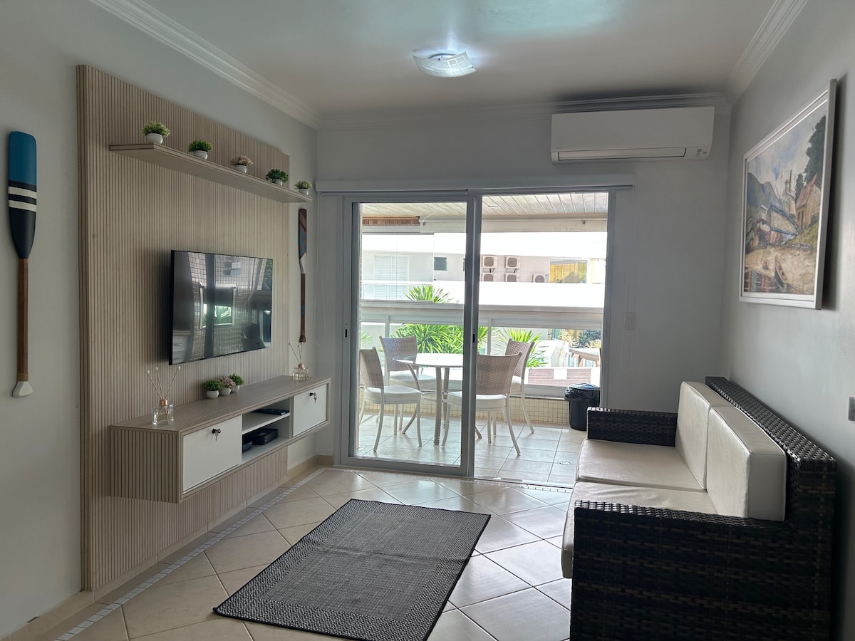 Popular Airbnb listing: Apartment in Riviera | Module 7, 100 meters from the beach | 3 bedrooms in Bertioga