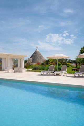 Trulli Casalina exclusive villa with pool