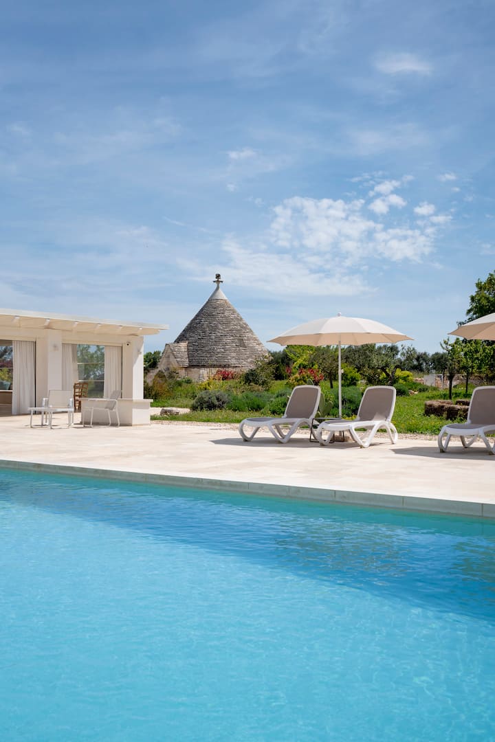 Trulli Casalina exclusive villa with pool