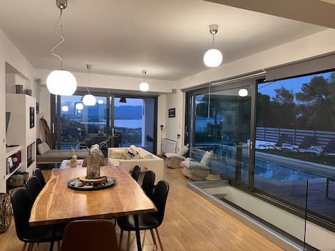 Luxurius villa with sea view