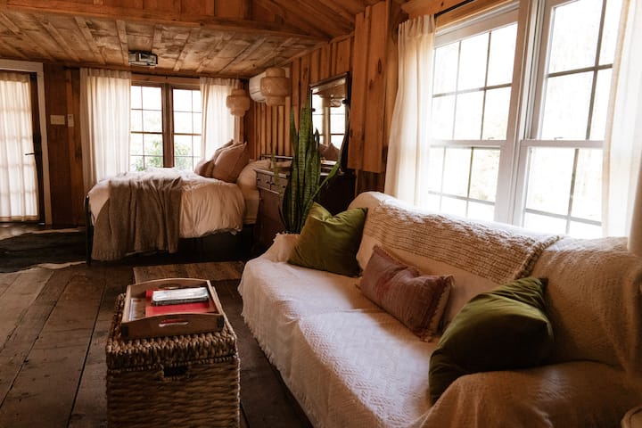Historic Luxury Cabin | Private Outdoor Tub - Cashiers, NC