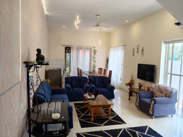 Living room image 3