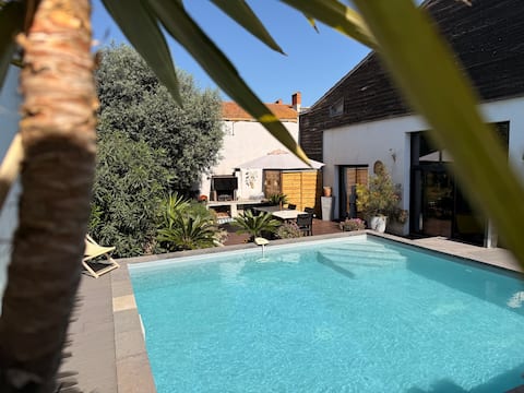 Atypical villa with pool