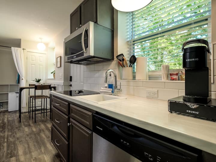 Duckworth Cottage (Unit B) - Steps To Downtown! - Brevard, NC