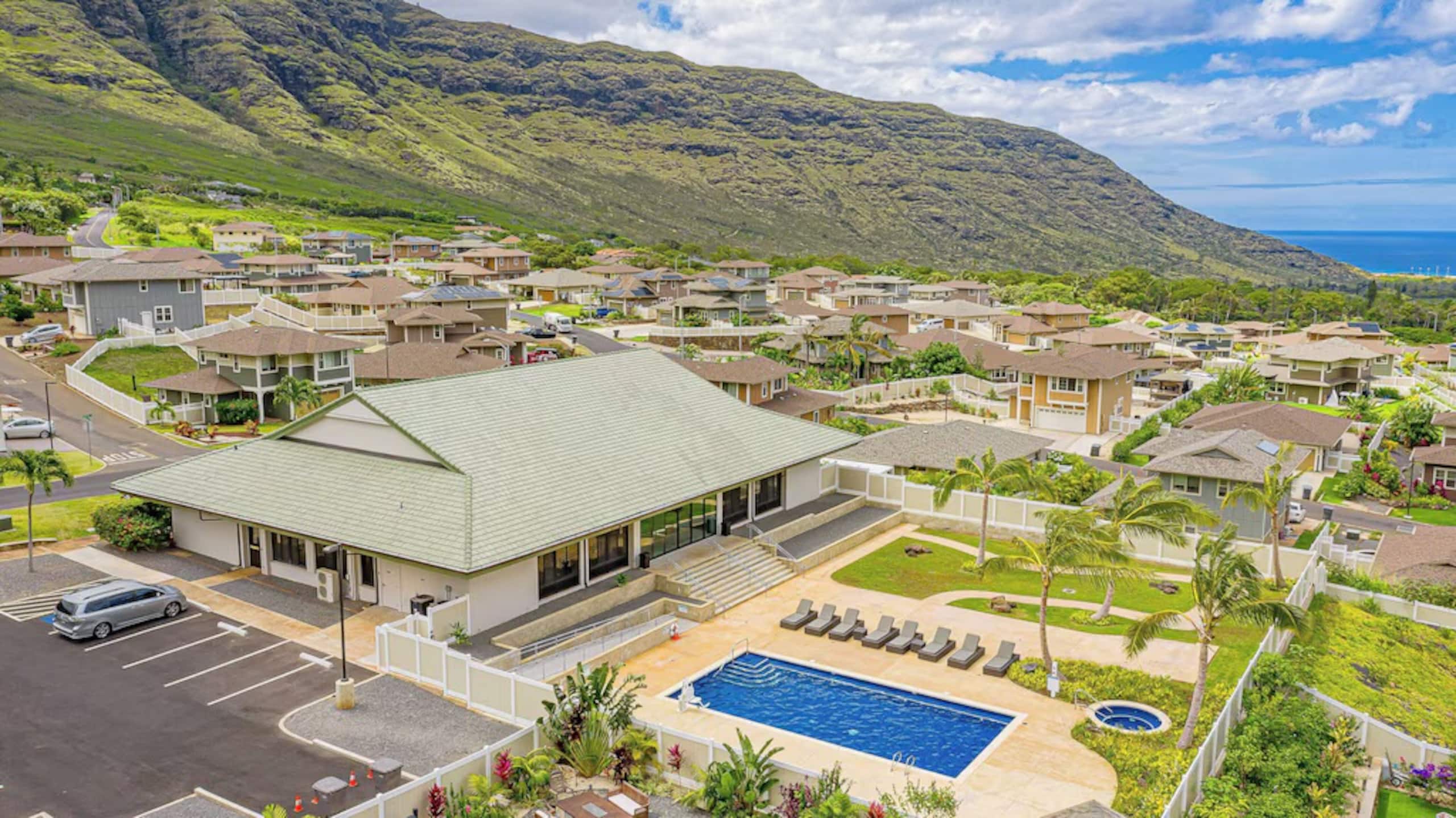 Home in Waianae · ★4.92 · 4 bedrooms · 4 beds · 2.5 private baths - Image 63