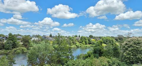 Wonderful River View-Brand New Home - 4 Bedrooms