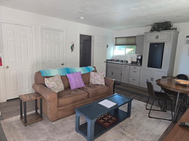 Zion Country Cottage-hot Tub, Dog Run, Playground - Hurricane, UT