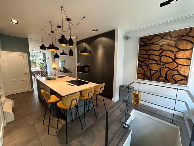 Luxurious family home near Vondelpark in Amsterdam gallery image 3