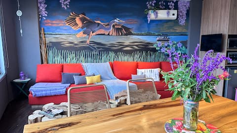 Popular Airbnb listing: Tigre Go 3 River view+King bed+Parking+location 10 in Partido De Tigre