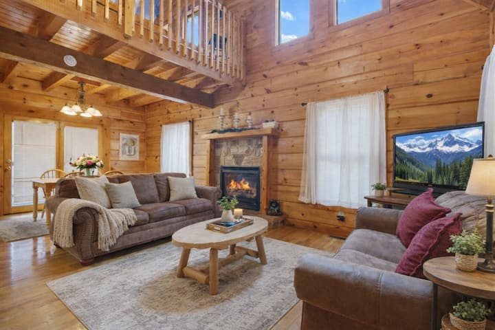 The Honey Pot- 1 mile to Pigeon Forge! Free tix! - Cabins for Rent