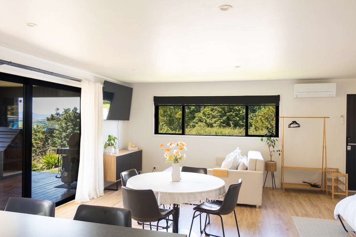Top Airbnb: Selah Native Retreat - Escape, Relax & Reset in Mangawhai