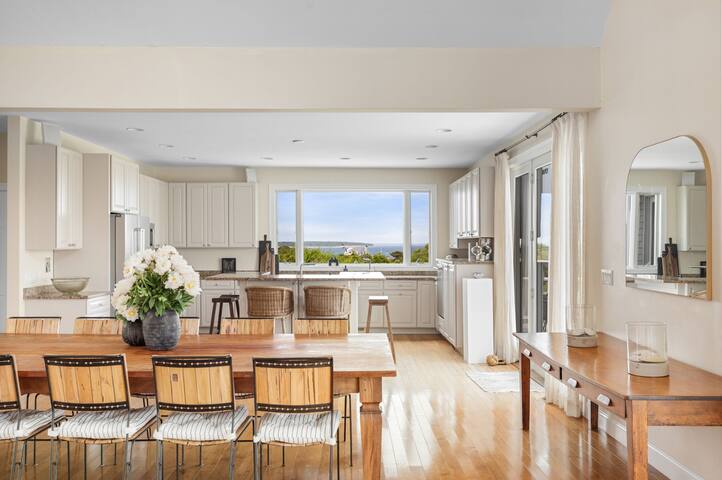 MyLife House – Beautiful Ocean Views – Central Air gallery image 3