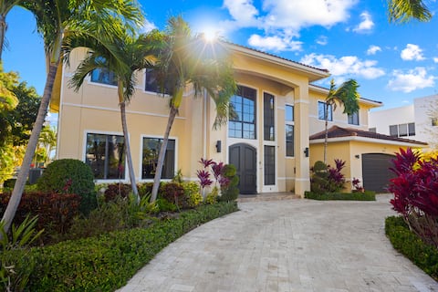 Villa on the Water in Golden Isles
